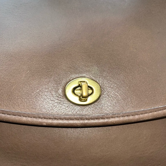 EUC Vintage Coach Manor Bag Taupe Leather Brass Hardware Style #9977 - Picture 2 of 10